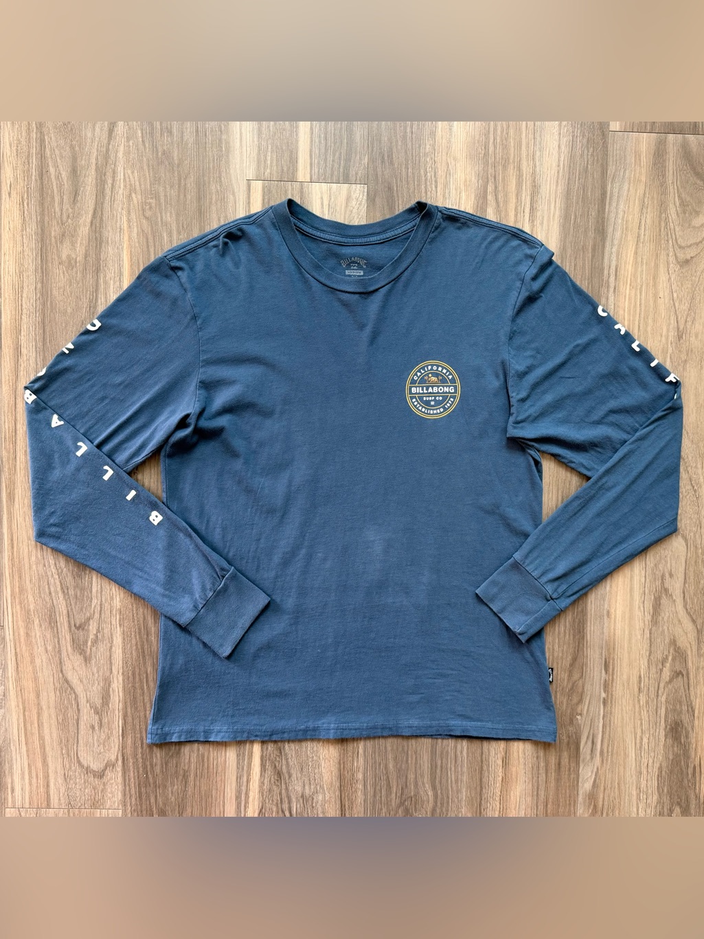Billabong Navy Blue Long-Sleeve T-Shirt Size M